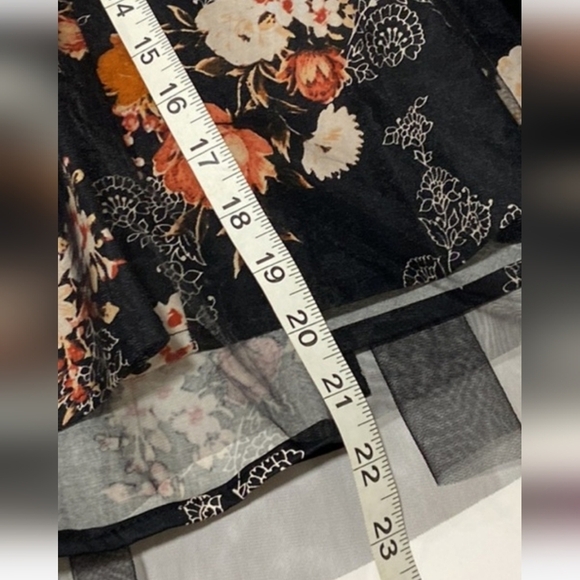 Torrid floral skater  skirt with tulle overlay sz 1xl (1) like new! - Picture 7 of 12